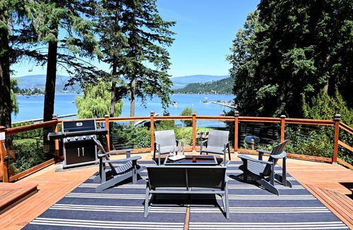 Blind Bay House | Lake Front, Stunning Lake Views, Family Friendly, hot tub