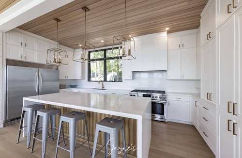 Port Carling Cottage | Lake Joseph, newly built, 5-Bedroom, Gym, boathouse, rooftop deck - fire table