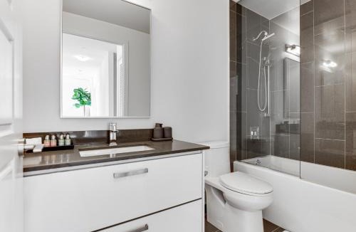 Innisfil Apartment | Lake Simcoe Stays - Friday Harbour's Official Rental Program - Butternut Suite