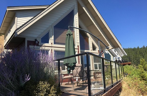 Central Okanagan Cottage | Lake view cottage in Lacasa Resort