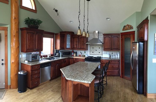 Invermere House | LAKE VIEW Mountain house w/HOT TUB