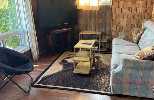 Nipissing Cabin | Lakefront 2 bedroom cabin