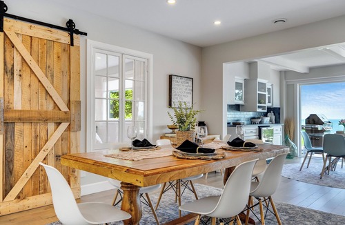 Kingsville House | Lakefront Luxury | Pool, Hot Tub, Wine Route