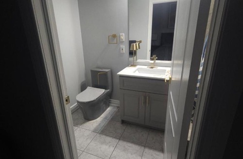 Whitchurch-Stouffville Apartment | Lakefront Suite with Geodesic Dome Experience