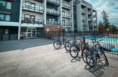 Vernon Resort | Lakefront Top Floor Suite w/ resort amenities