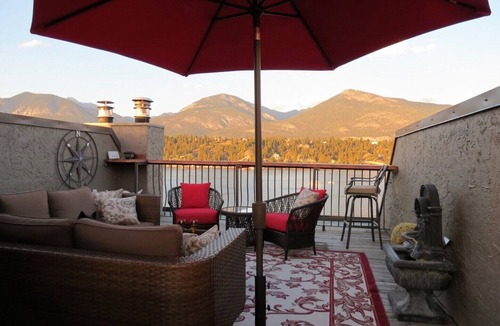 Invermere House | Lakefront townhome with outstanding mountain, and lake views and private deck