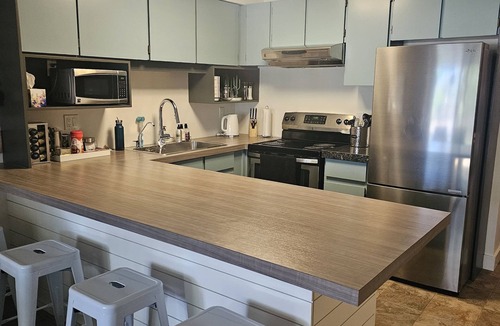 Windermere House | Lakeside 3 bed townhome w/private beach access!