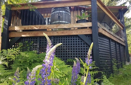 Kaslo Cabin | Lakeside Cedar Cabin at Paradise Hills