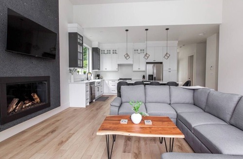 Youbou House | Lakeside Living – New 4 Bedroom Retreat