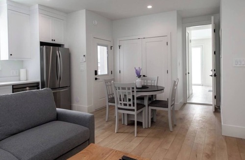 Youbou House | Lakeside Living – New 4 Bedroom Retreat