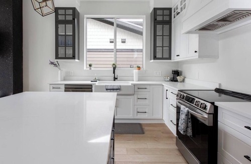 Youbou Apartment | Lakeside Living – New 3 Bedroom Retreat