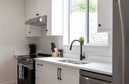 Youbou Apartment | Lakeside Living – New 1 Bedroom Retreat