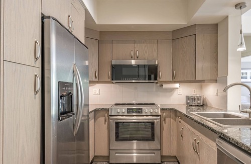 Vernon Condo | Lakeside Location - 2 Bedroom/2 Bathroom Condo with Shared Hot Tub