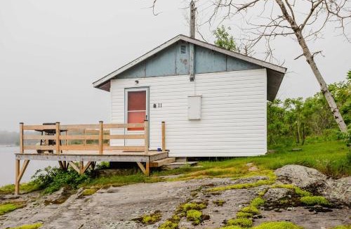 Carling House | Lakeview Cabin in Georgian Bay - Rockwood #11