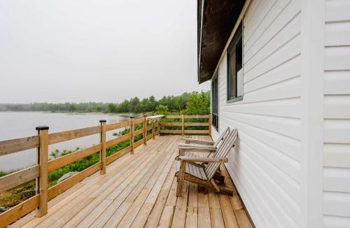 Carling House | Lakeview Cabin in Georgian Bay - Rockwood #11