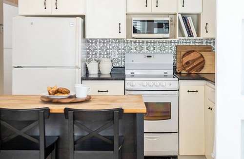Wellington Cottage | Lakeview Cottage, a full home in Prince Edward County.
