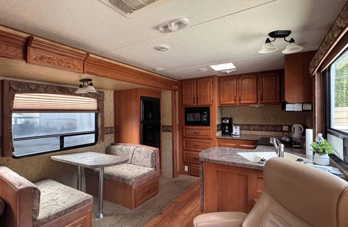 Blind Bay House | Lakeview RV Steps from the Lake!