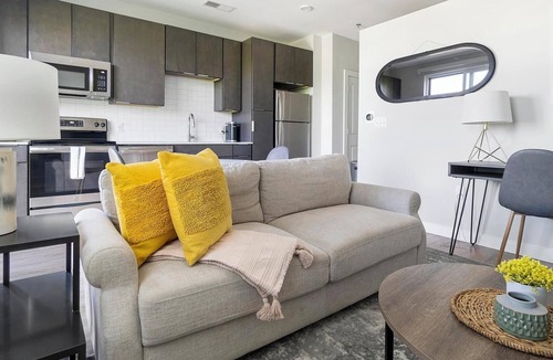Downtown Apartment | Landing | Amazing Studio, Pool, Courtyard