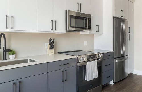 Southwest Raleigh Apartment | Landing | Spectacular Studio in Caraleigh