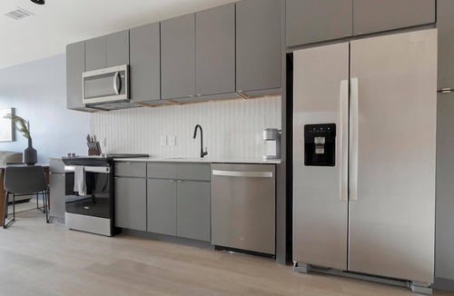 Durham Apartment | Landing | Stunning 1BD, Pool, Gym
