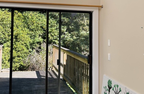 Langley House | Langley 2- bedroom on 9 Acre Greenbelt and River -A