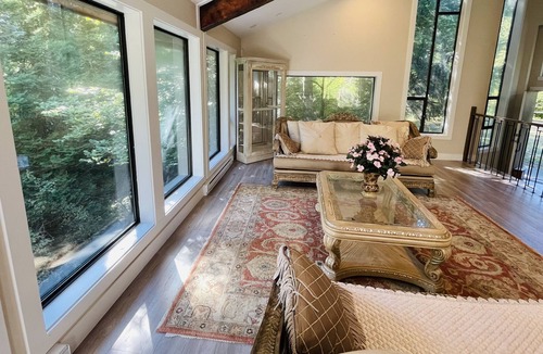 Langley House | Langley 2- bedroom on 9 Acre Greenbelt and River -A