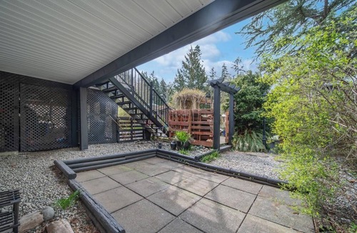 Sooke House | Large 2 bedroom suite with backyard