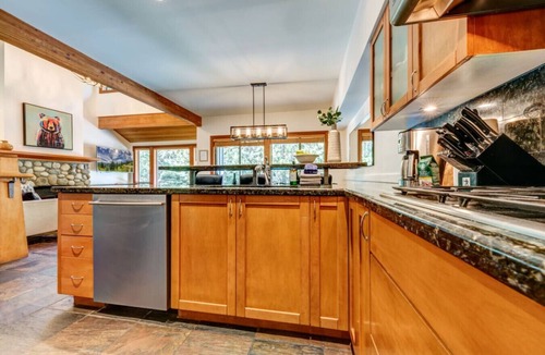 Village North Villa | Large 3BD Village Townhome