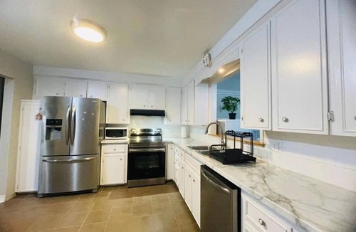 Halifax House | Large 3BR Suite/Garden & Ocean View/Parking/12 Min DT