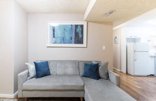 Grandview-Woodland House | Large, elegant, comfortable garden level suite Vancouver getaway!