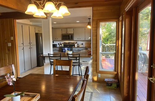 Lake Cowichan House | Large family-friendly waterfront house in Lake Cowichan