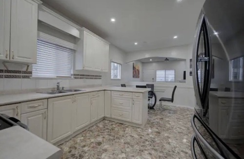 Newton House | Large family home sleeps upto 18 people