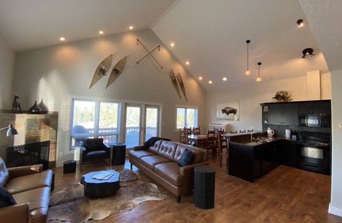 Radium Hot Springs Condo | Large Mountain View Condo (5 bedroom/Sleeps 11)