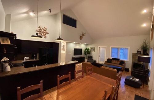 Radium Hot Springs Condo | Large Mountain View Condo (5 bedroom/Sleeps 11)