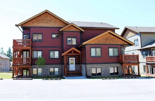 Radium Hot Springs Condo | Large Mountain View Condo (5 bedroom/Sleeps 11)