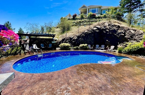 Wilden House | Large private home, close to everything, with gorgeous backyard pool.