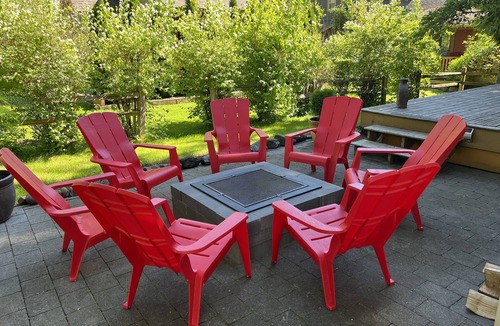 Lindell Beach Cottage | Lavish 4 Season Cottage with amenities, pools/spa, basketball/tennis.