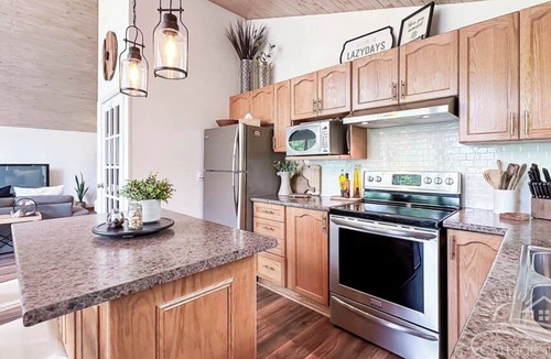 Ashfield-Colborne-Wawanosh Cottage | Lazy Days-LakeView charm