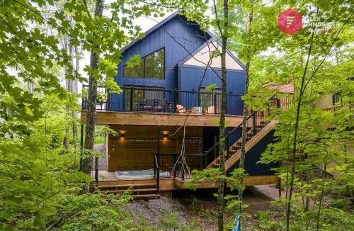 Pont-Rouge House | Le Bellevue - Chalet avec spa privé TV 65" Sonos à Pont Rouge - Resort près de Québec