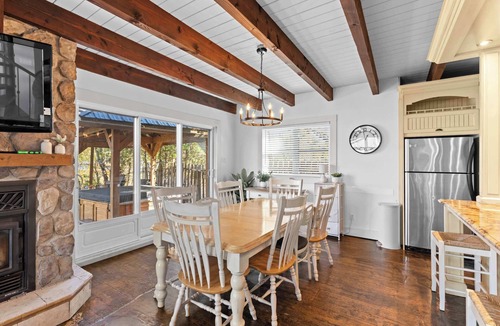 Saint-Raymond Ski Chalet | Le Calin - Waterfront with VIEW and SPA