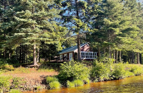 Mandeville Ski Chalet | Le Géritol - waterfront and spa