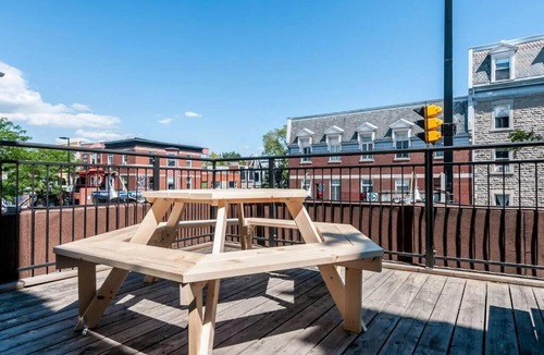 Plateau Mont Royal Apartment | Le Metro Mont-Royal by HomeInMontreal