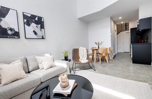 Mile End Apartment | Le Mile End by M11 - Luxury 1BDR Loft with Sofa Bed