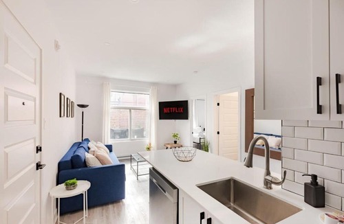 Mile End Apartment | Le Mile End by M11 - Modern 2BDR with Sofa Bed