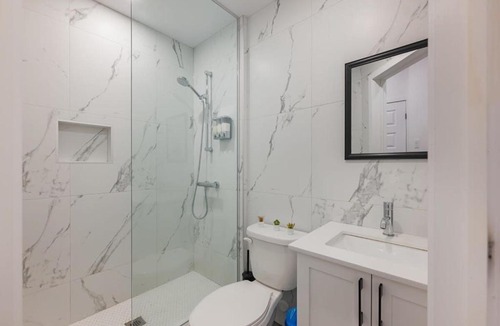 Mile End Apartment | Le Mile End by M11 - Spacious 2BDR Unit with Sofa Bed