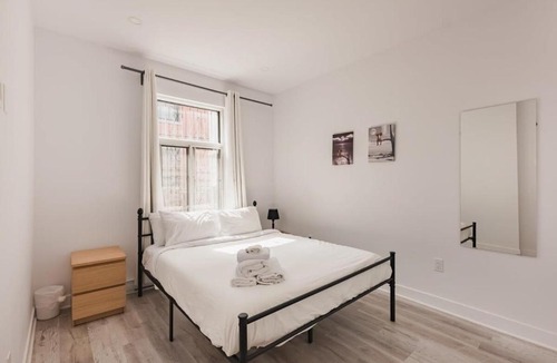 Mile End Apartment | Le Mile End by M11 - Spacious 2BDR Unit with Sofa Bed