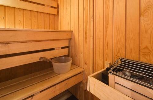 Grandes-Piles Bed & Breakfast | Le petit Manoir Spa et Vue sur rivière St Maurice
