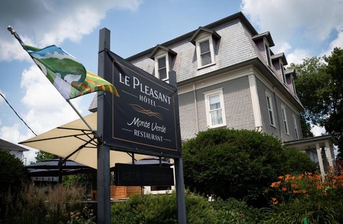 Sutton Hotel | Le Pleasant Hôtel
