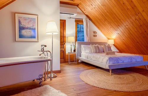 Notre-Dame-de-la-Merci Ski Chalet | Le Saïra Spa, billiards, sauna, AC, St-Donat