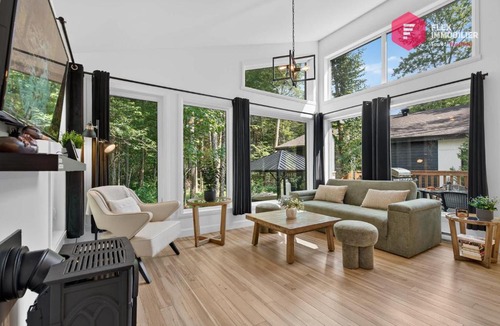 Pont-Rouge House | Le Wapiti de Portneuf - Chalet avec spa privé en forêt à Pont-Rouge - Resort près de Québec